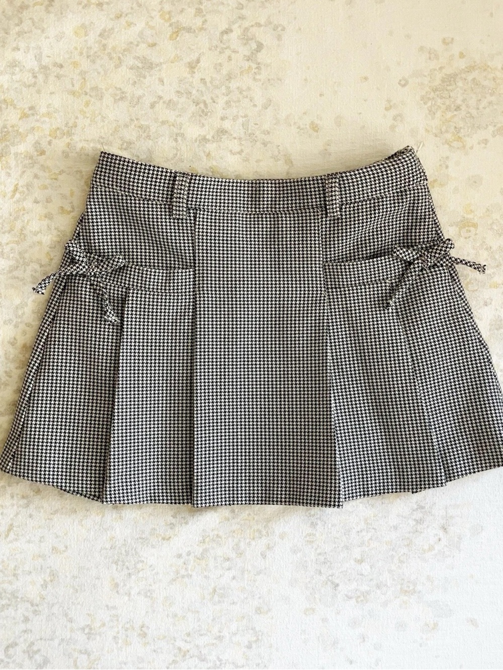 Zara Houndstooth Pleated Mini Skirt with Side Ties - Cream & Black - Picture 2 of 4